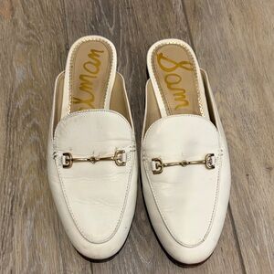 Sam Edelman Cream Loafers with Gold Accent - 6.5
